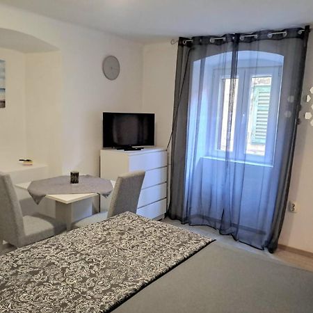 Studio Apartment Lola Kaštela Buitenkant foto